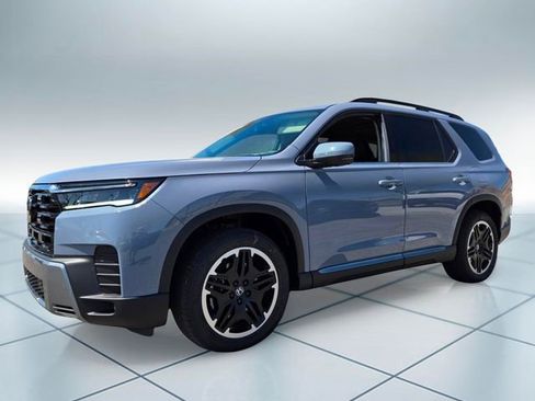 New 2026 Honda Pilot Touring image 2