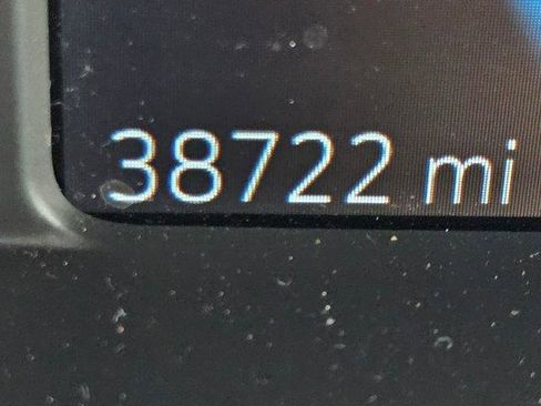 Used 2020 Chevrolet Bolt Premier w/ Infotainment Package FWD image 32