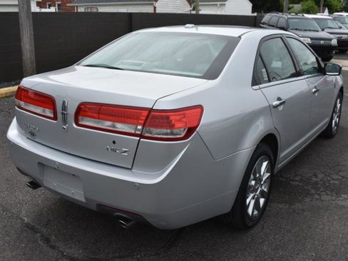 Used 2010 Lincoln MKZ FWD image 4