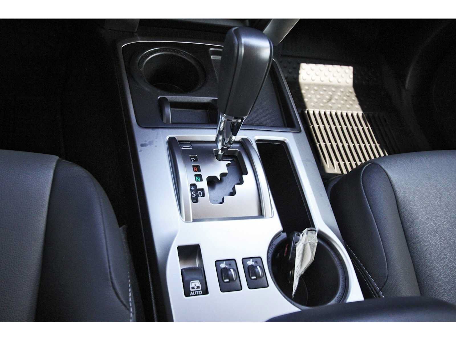 Used 2023 Toyota 4Runner SR5 Premium w/ Moonroof Package RWD image 25