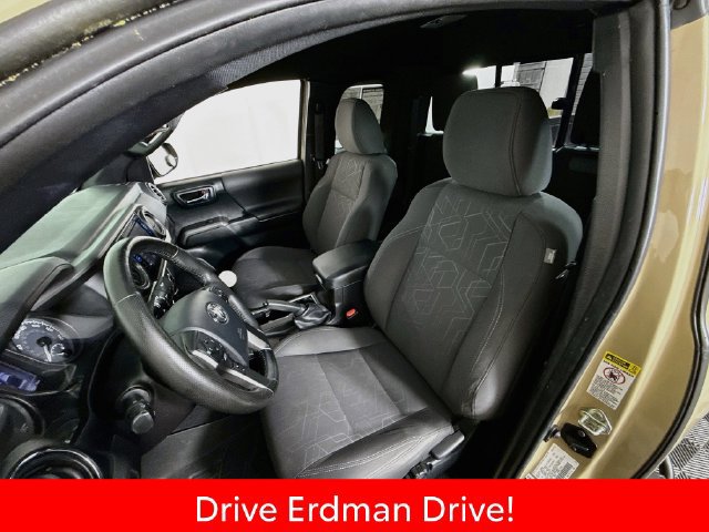 Certified 2016 Toyota Tacoma TRD Sport w/ Premium & Technology Package AWD/4WD image 5