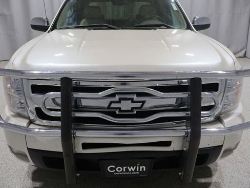 Used 2011 Chevrolet Silverado 1500 LTZ w/ LTZ White Diamond Edition AWD/4WD image 8