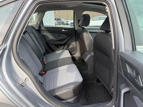 Used 2025 Volkswagen Jetta SE w/ Sunroof Package FWD image 12