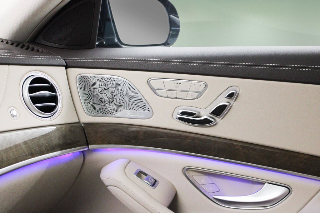 Used 2017 Mercedes-Benz S 550 Sedan image 39