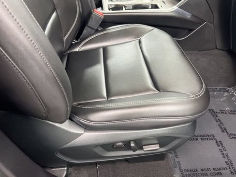 Used 2022 Ford Explorer XLT w/ Equipment Group 202A AWD/4WD image 26