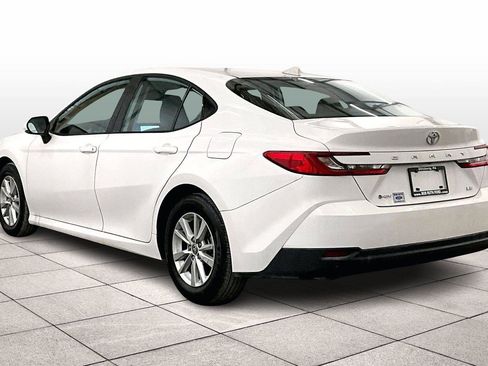 Used 2025 Toyota Camry LE image 10