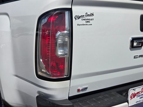 Used 2022 GMC Canyon Elevation w/ Trailering Package RWD image 9