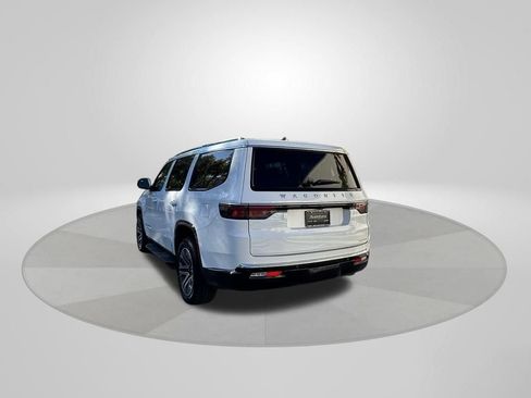 Used 2024 Jeep Wagoneer Series II w/ Flexible Seating Group image 5