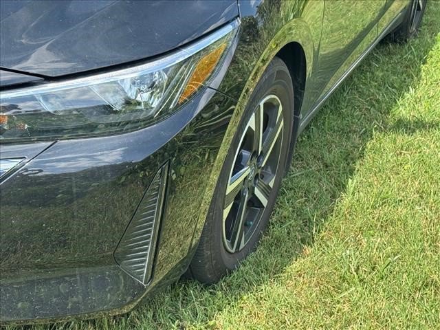 Used 2025 Nissan Sentra SV w/ All-Weather Package FWD image 3