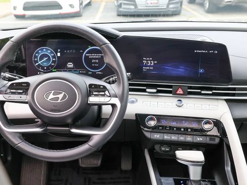 Used 2024 Hyundai Elantra Limited FWD image 8