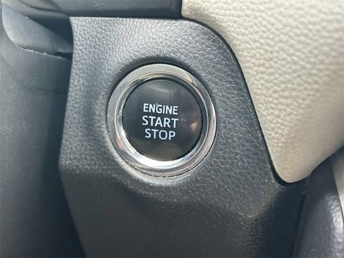 Used 2021 Toyota RAV4 XLE image 26