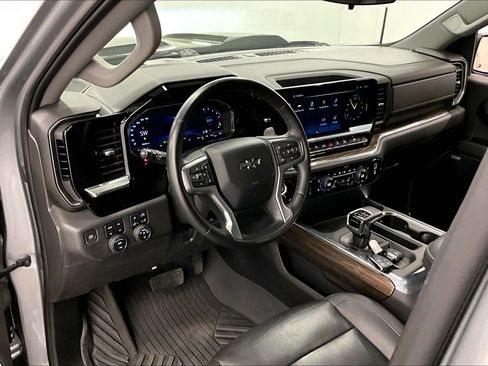 Used 2023 Chevrolet Silverado 1500 LT Trail Boss w/ LT Trail Boss Premium Package AWD/4WD image 15