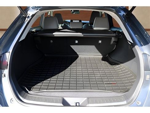 Used 2021 Toyota Venza XLE image 15