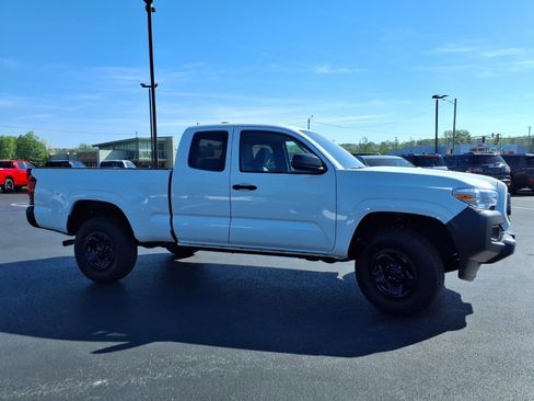 Used 2023 Toyota Tacoma SR RWD image 30