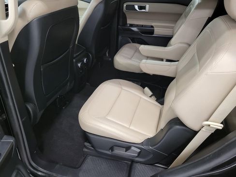 Used 2020 Ford Explorer XLT w/ Equipment Group 202A image 22