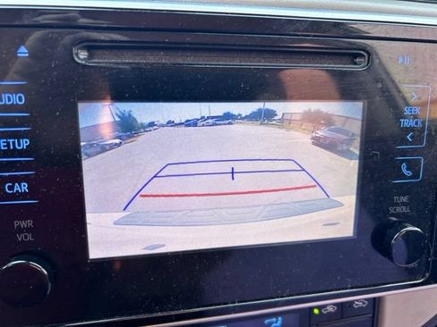 Used 2017 Toyota Corolla LE w/ Carpet Mat Package (TMS) FWD image 12
