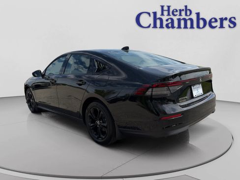 Used 2025 Honda Accord SE image 3
