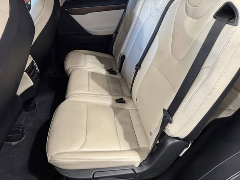 Used 2017 Tesla Model X image 9
