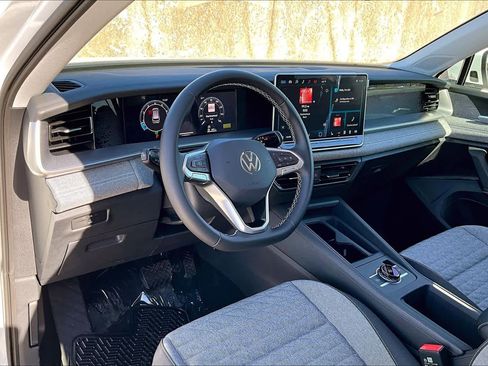 New 2026 Volkswagen Tiguan S image 8