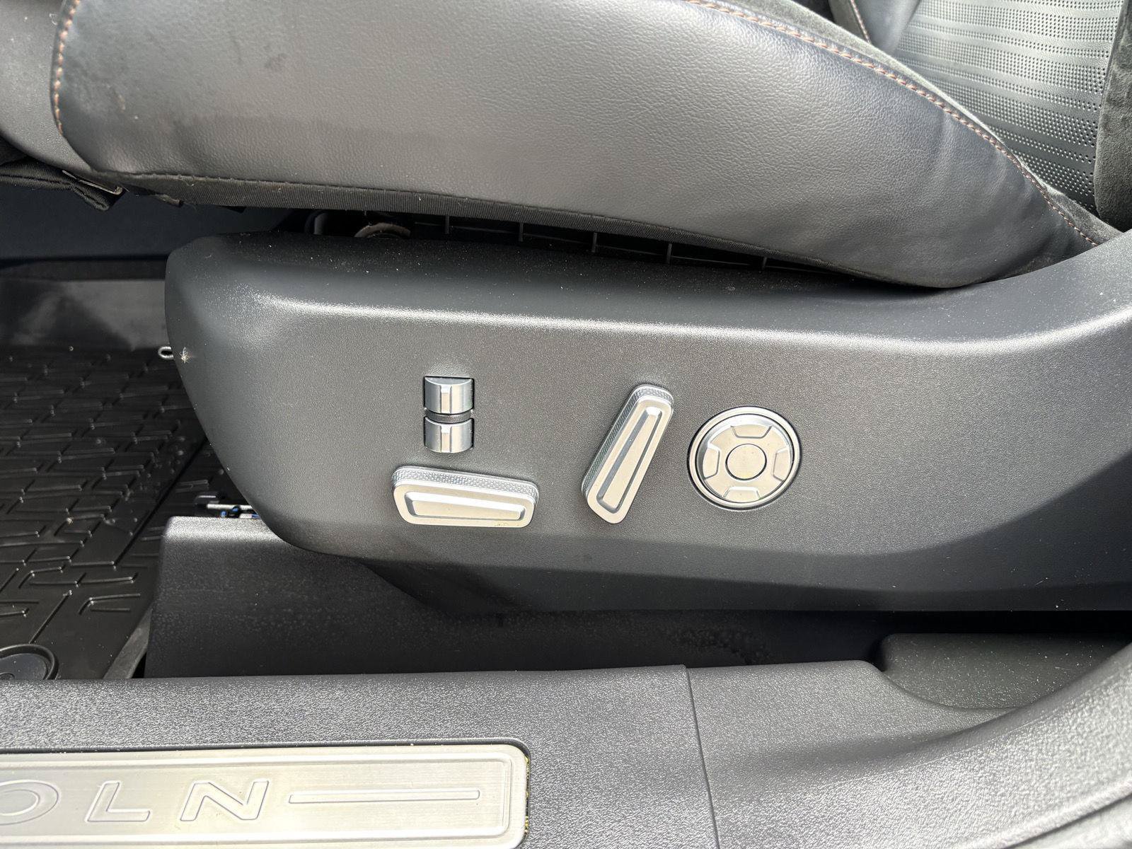 Used 2024 Lincoln Nautilus Reserve w/ Equipment Group 203A AWD/4WD image 16