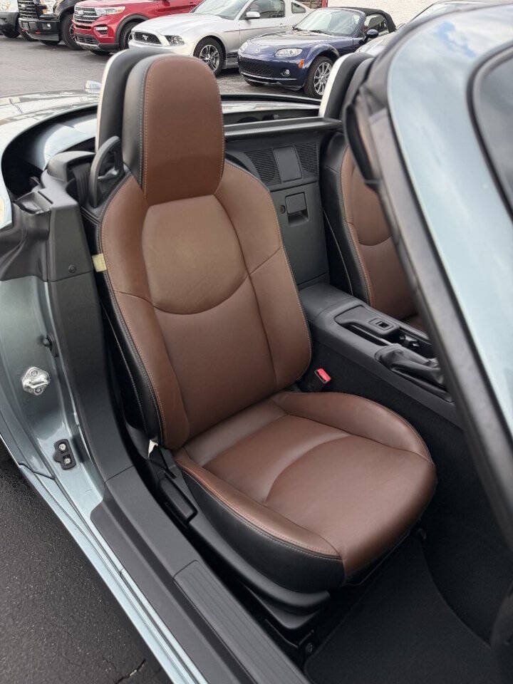 Used 2013 MAZDA MX-5 Miata Grand Touring RWD image 18