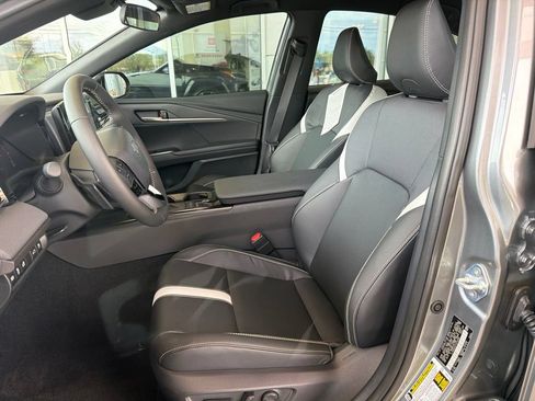 Used 2026 Toyota Camry SE FWD image 10