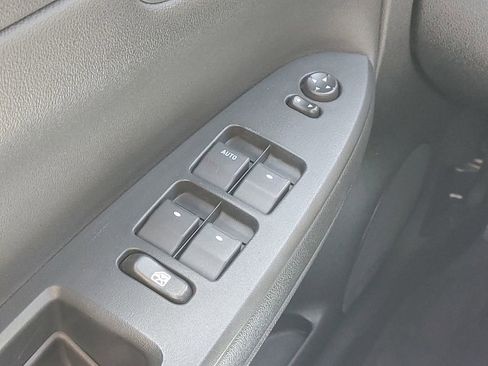 Used 2011 Chevrolet Impala LT w/ Luxury Edition Package FWD image 15