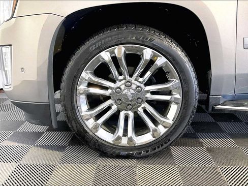 Used 2019 Cadillac Escalade ESV Premium Luxury w/ LPO, Radiant Package AWD/4WD image 11