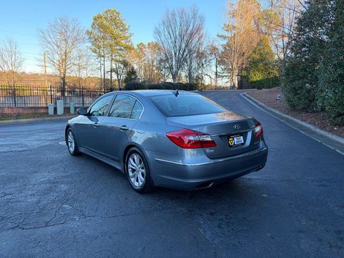 Used 2013 Hyundai Genesis 3.8 image 5