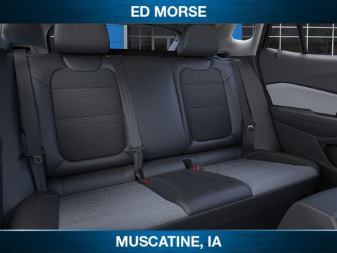 New 2025 Chevrolet Trax LT w/ Sunroof Package image 17