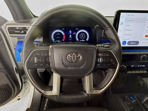 Certified 2025 Toyota Tacoma TRD Off-Road AWD/4WD image 13
