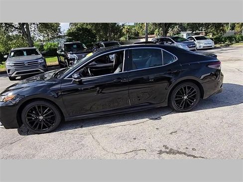 Used 2023 Toyota Camry XSE image 13