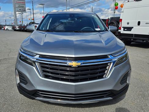 Used 2023 Chevrolet Equinox LT image 2