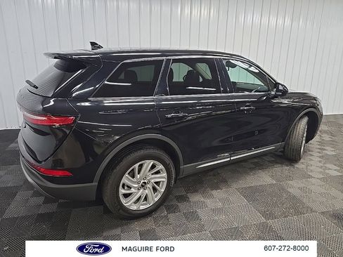 Used 2024 Lincoln Corsair AWD image 3