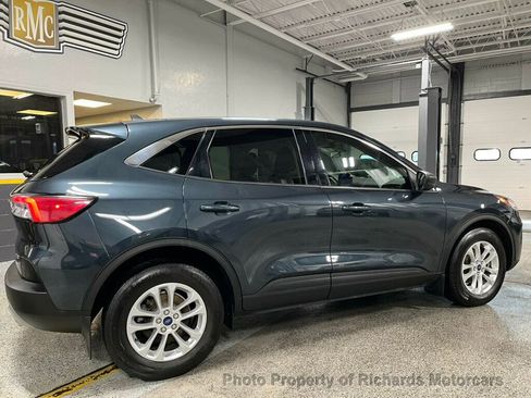 Used 2022 Ford Escape SE w/ Convenience Package image 2