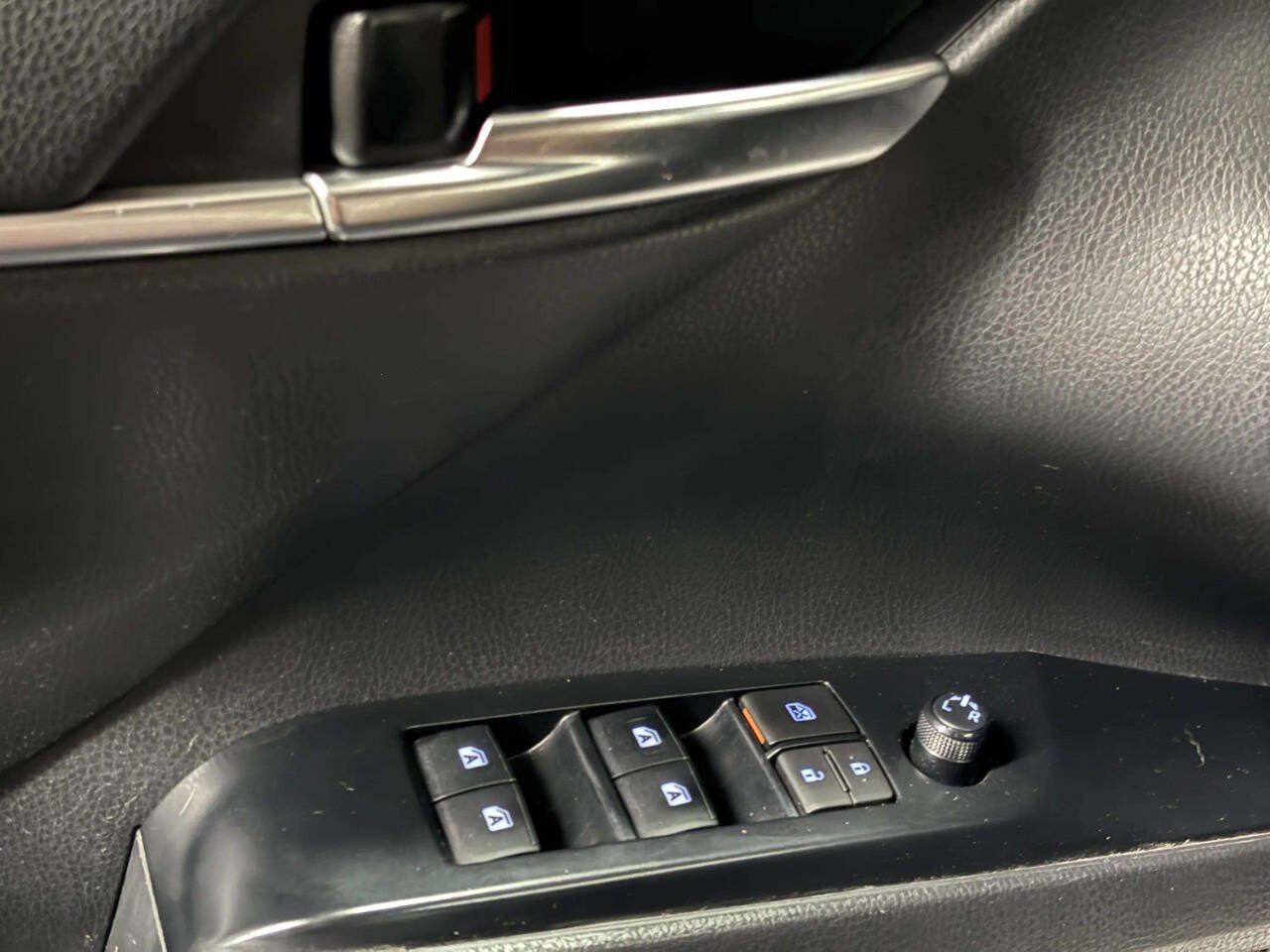 Used 2019 Toyota Camry LE w/ Convenience Package FWD image 30