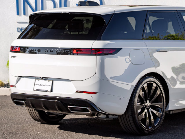 Certified 2025 Land Rover Range Rover Sport Dynamic SE AWD/4WD image 7