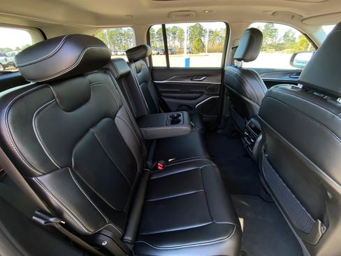 Used 2022 Jeep Grand Cherokee Limited 4xe image 28