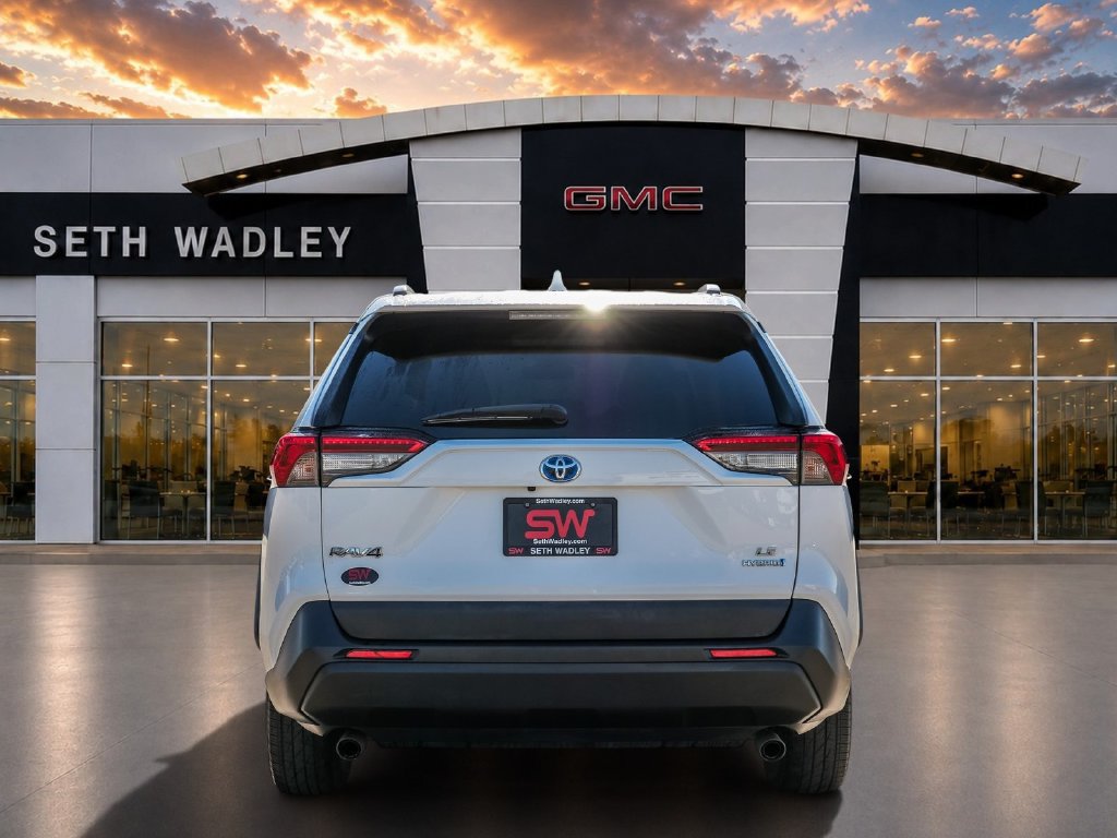 Used 2019 Toyota RAV4 LE AWD/4WD image 6