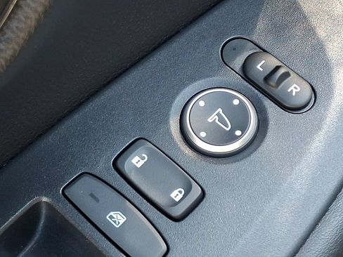 Used 2025 Honda HR-V EX-L image 26