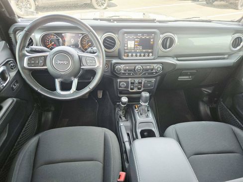 Used 2020 Jeep Wrangler Unlimited Sahara AWD/4WD image 10