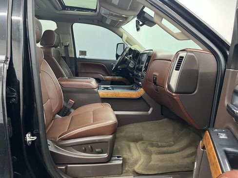 Used 2016 Chevrolet Silverado 3500 High Country w/ Duramax Plus Package image 28