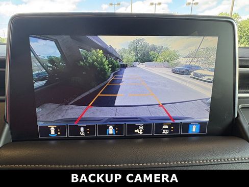 Used 2021 GMC Yukon SLT w/ Rear Media and Nav Package AWD/4WD image 19