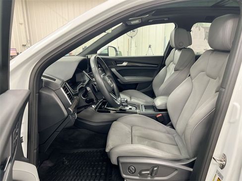 Used 2022 Audi SQ5 Premium Plus w/ Premium Plus Package image 19