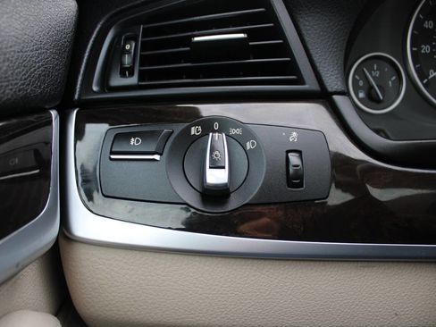 Used 2011 BMW 535i xDrive Sedan image 41