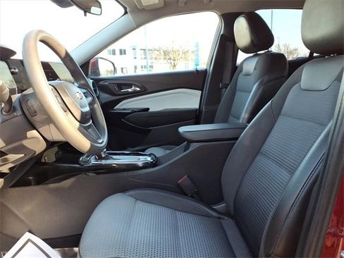Used 2024 Chevrolet Trax LT image 12