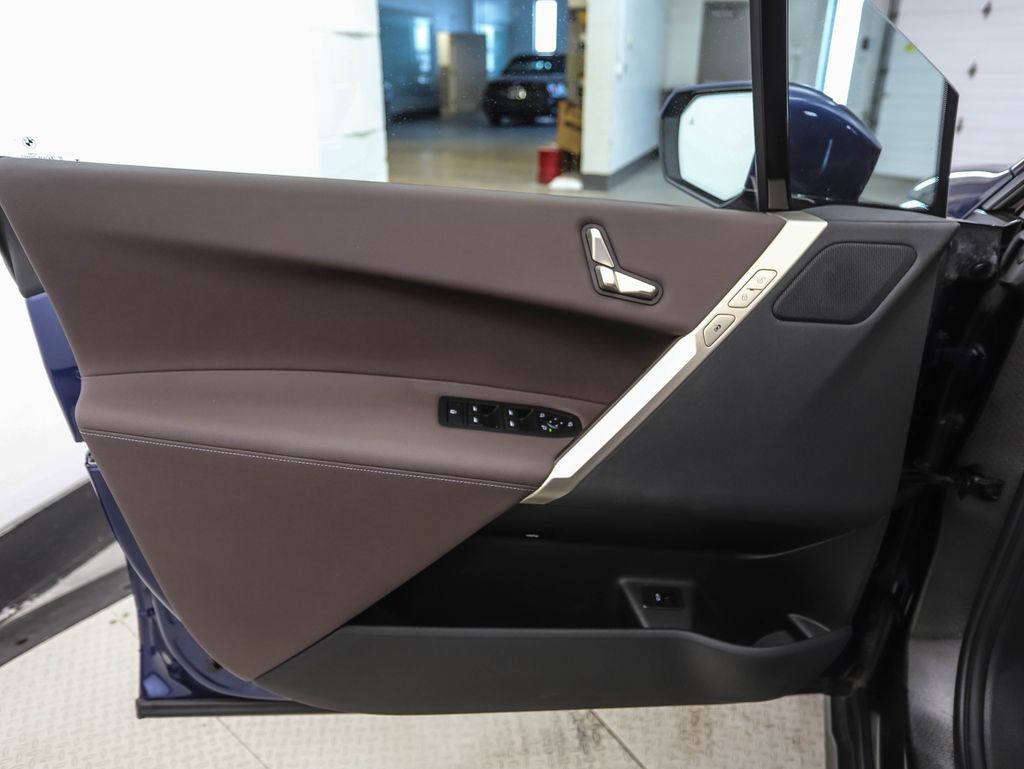 Certified 2024 BMW iX xDrive50 AWD/4WD image 9