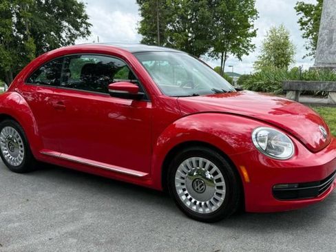 Used 2013 Volkswagen Beetle 2.5 FWD image 3