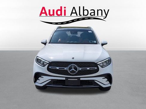 Used 2025 Mercedes-Benz GLC 300 4MATIC image 9