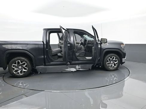 Used 2022 GMC Sierra 1500 SLT AWD/4WD image 28